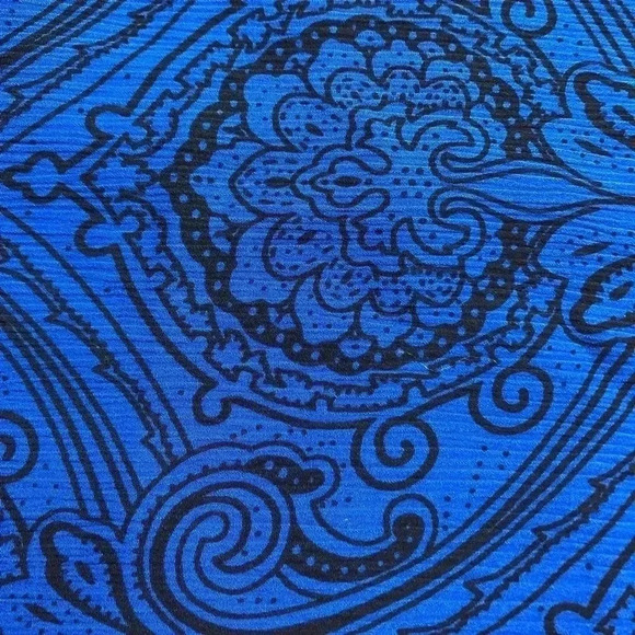 Wrap Scarf Floral Blue And Black - Picture 11 of 11